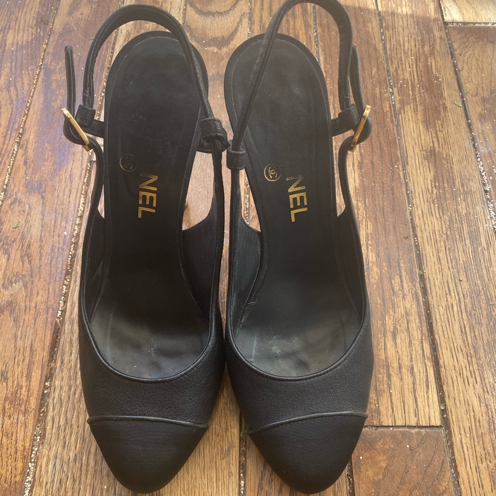 Chanel - Black Slingback Stiletto - 38.5